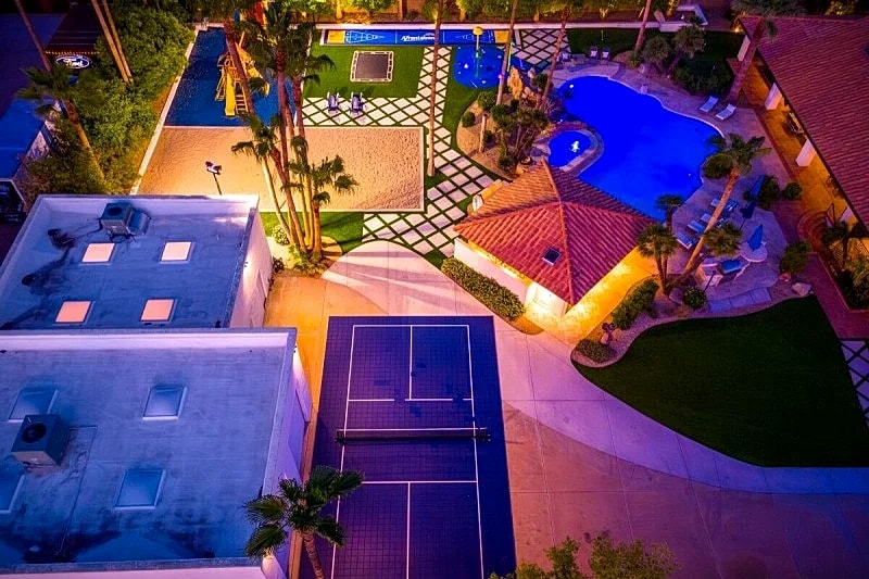 3Mill$Waterslide Paradise+Vball+IndoorBball+Golf in Glendale, Arizona, United States — photo 4