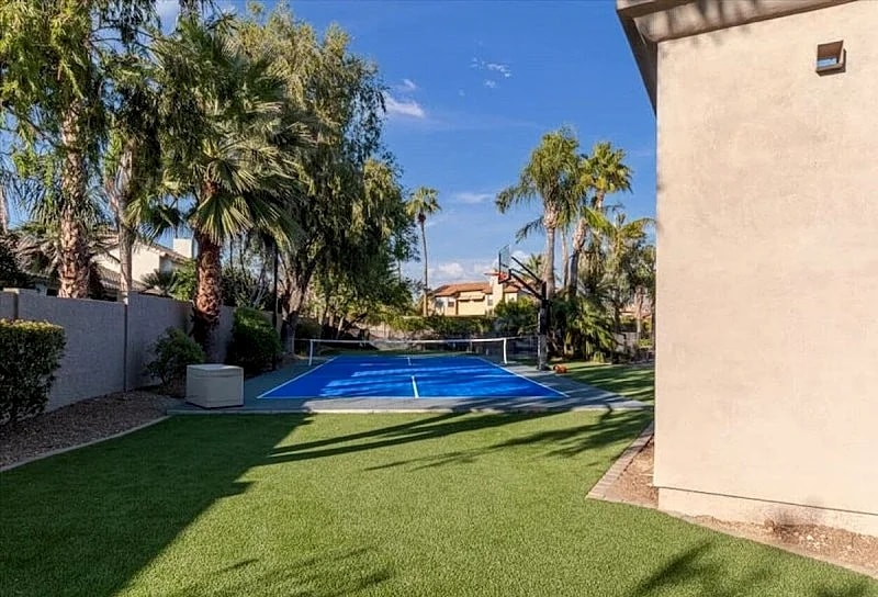 Palm Tree Paradise+Sportcourt+Putting Green+Tetherball+Game Room+Heated Pool & Spa in Scottsdale, Arizona, United States — photo 4
