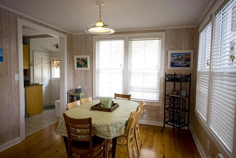 Ashley Haven 2 Minute Walk to the Beach! Super Cute 3 Bedroom House in Folly Beach, South Carolina, United States — photo 5