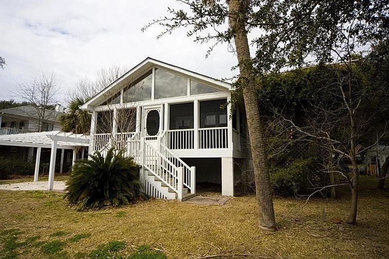 Ashley Haven 2 Minute Walk to the Beach! Super Cute 3 Bedroom House