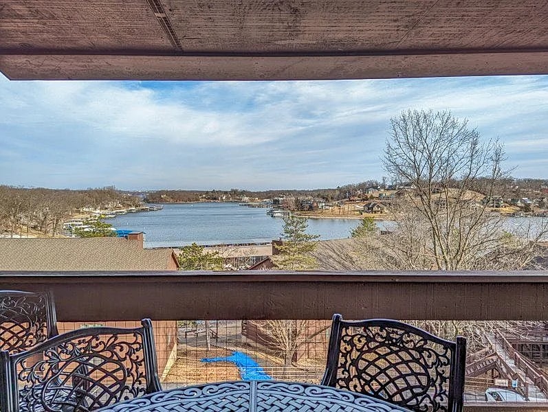 Knolls 1124 - Beautiful Upper Level Condo! in Osage Beach, Missouri, United States — photo 3