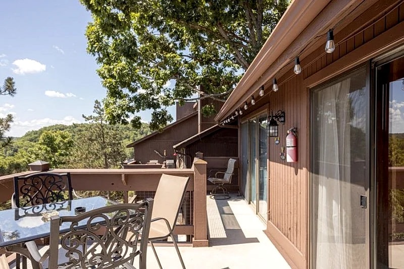 Knolls 1234 - Top Floor Condo with Great View! in Osage Beach, Missouri, United States — photo 2