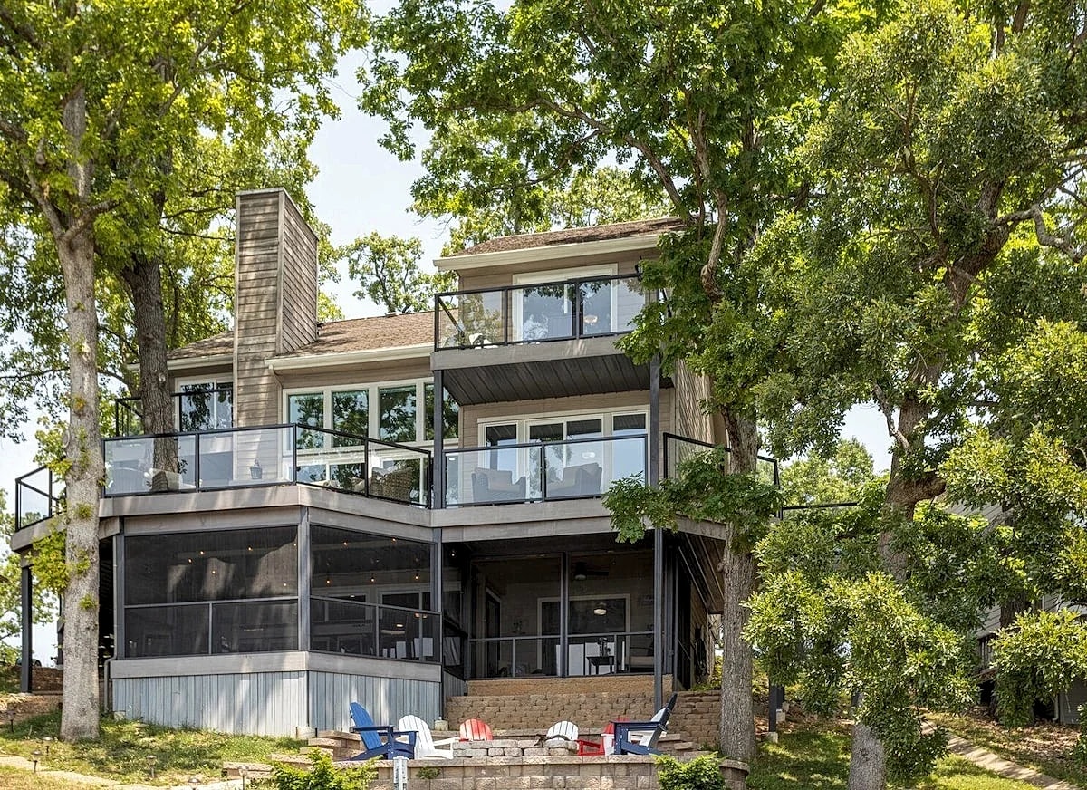 Five Oaks Lakehouse - Luxurious Home with a Game Room and Lakeside Fire Pit!