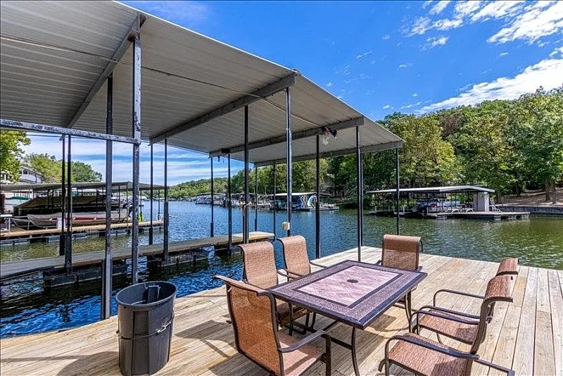 Valley Road a Five Bedroom Lake Front Home with Outstanding Kitchen! in Osage Beach, Missouri, United States — photo 3