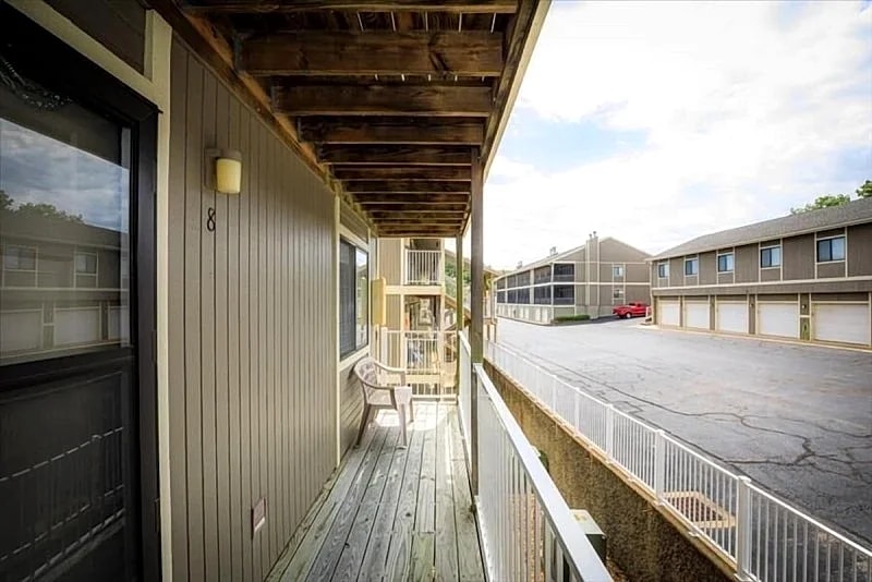 Lazy D-08 Fantastic 2 bedroom 2 bath waterfront condo at Lazy Days complex!