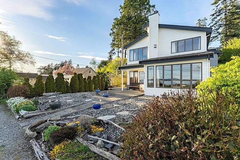 Oceanside Retreat ~ Private Beach in Quaint Seaside Town in Blaine, Washington, United States — photo 2