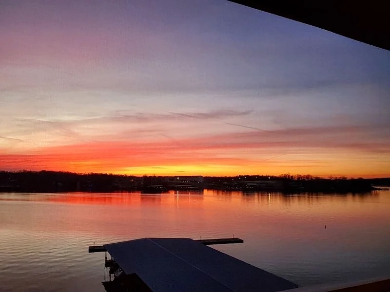 Bridge Pointe Condo 220, where you'll fall in love with the Lake! in Osage Beach, Missouri, United States — photo 3