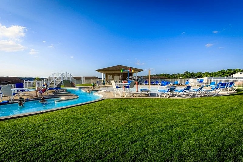 Lands End 216 - Beautiful Waterfront Condo! in Osage Beach, Missouri, United States — photo 5