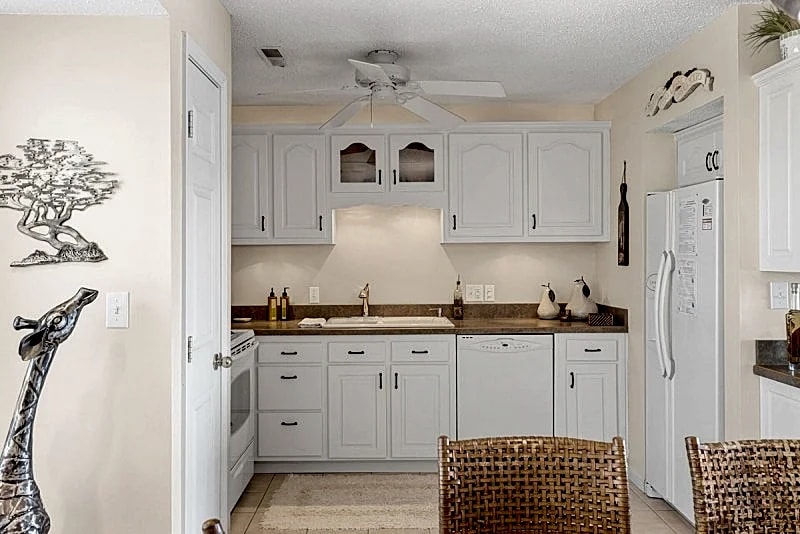 Water's Edge 22-2B Beautiful 3 Bedroom Waterfront Condo with Exquisite View! in Lake Ozark, Missouri, United States — photo 5