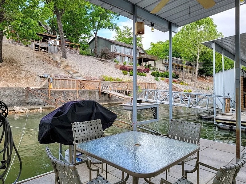 Sunset Retreat - A Classic Family Lakehouse in Osage Beach, Missouri, United States — photo 5