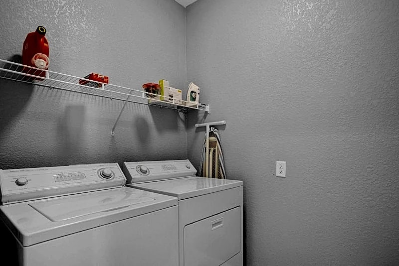 Lazy R-06 3 bedroom 3.5 bath waterfront condo with room to spread out! in Osage Beach, Missouri, United States — photo 5