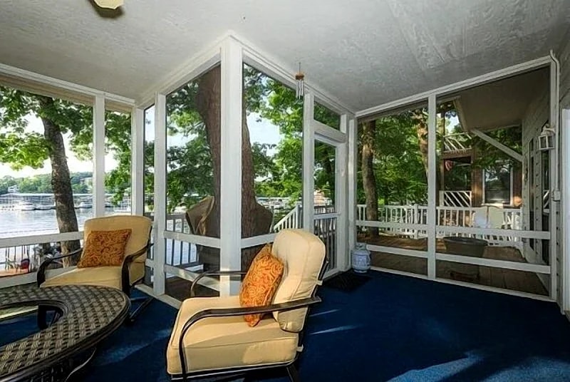 Runabout Drive-All the Comforts of Home in this 3 Bedroom Waterfront Home! in Osage Beach, Missouri, United States — photo 4