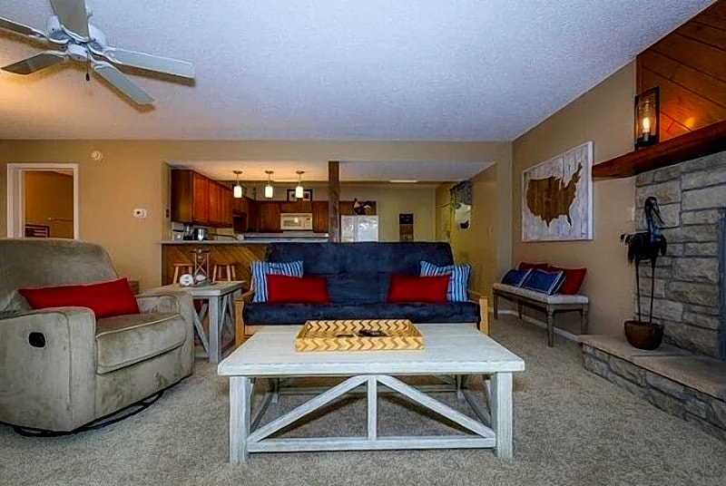 Runabout Drive-All the Comforts of Home in this 3 Bedroom Waterfront Home! in Osage Beach, Missouri, United States — photo 5