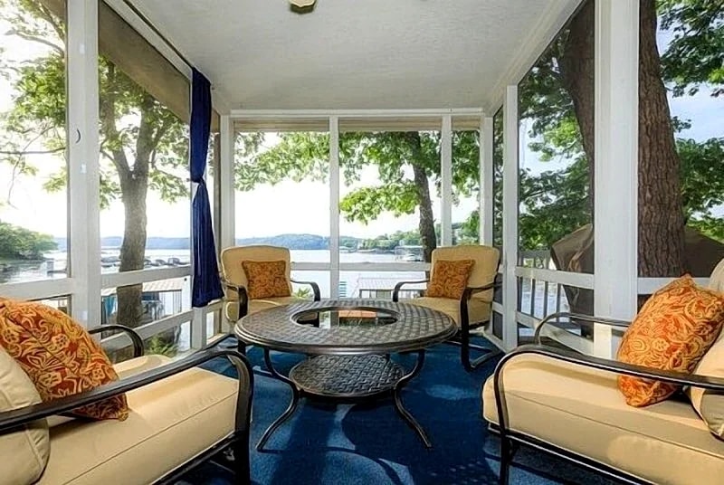 Runabout Drive-All the Comforts of Home in this 3 Bedroom Waterfront Home! in Osage Beach, Missouri, United States — photo 2