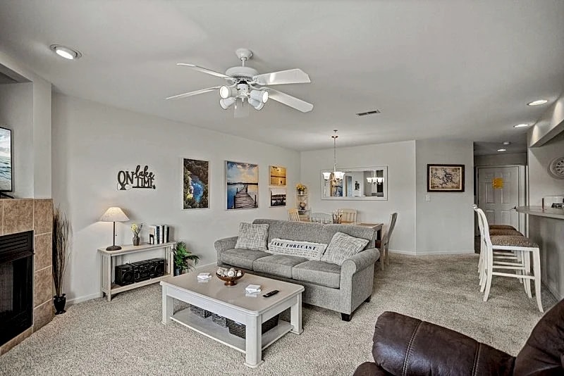 PVB 1A-132 Two Bedroom Lakefront Condo with View of the State Park! in Osage Beach, Missouri, United States — photo 5
