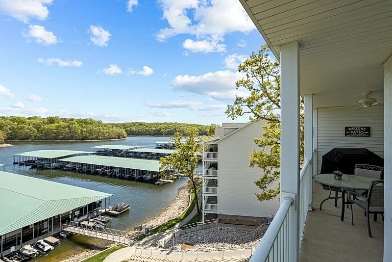 PVB 1A-132 Two Bedroom Lakefront Condo with View of the State Park! in Osage Beach, Missouri, United States — photo 3