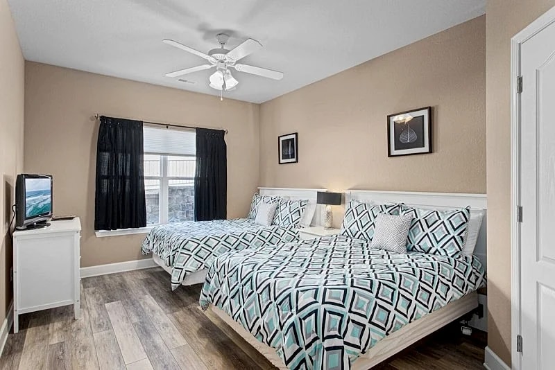 Lands End 637 - Luxury Condo in Osage Beach!