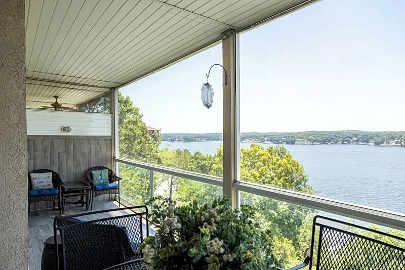 Welcome to Emerald Bay 56-1B, a beautiful condo with a stunning view! in Lake Ozark, Missouri, United States — photo 3