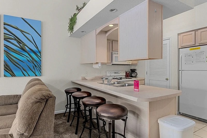 Lighthouse Landing 5-403 - Waterfront Condo with Screened Deck! in Lake Ozark, Missouri, United States — photo 5