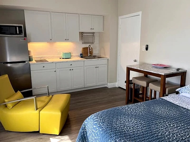 Indigo Studio with pool near fab Siesta Key Beach! in Sarasota, Florida, United States — photo 3