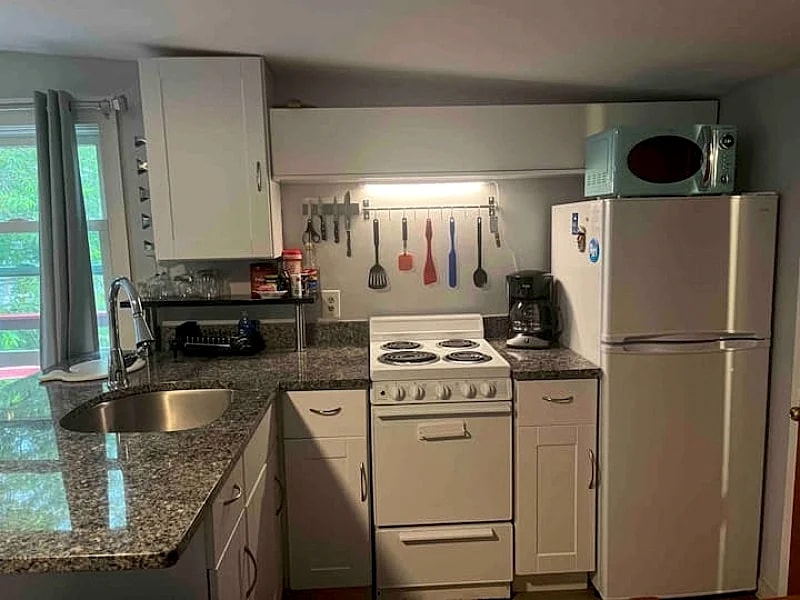Ooh La La! Frenchie's Studio Apartment at the Conwell Dune Shack in Provincetown, Massachusetts, United States — photo 2