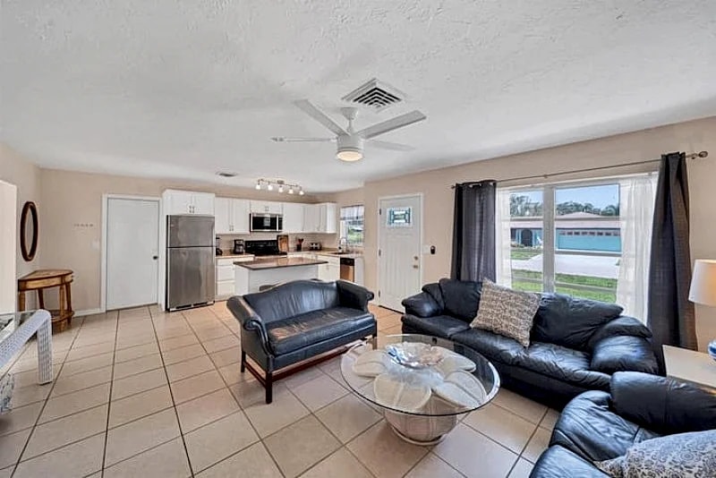 Polaris Venice Pool Villa with Bikes Kayaks & fun! in Venice, Florida, United States — photo 3