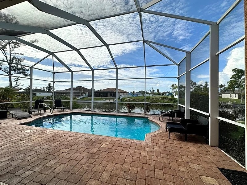 Villa Celia: Luxurious Villa, Directly on the Water in Pure Nature with Lake Access in Cape Coral, Florida, United States — photo 3