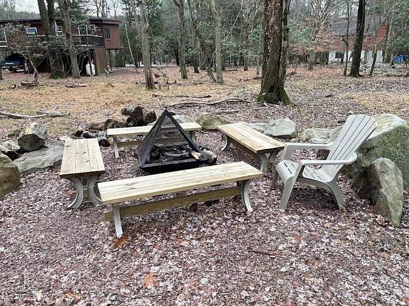 "Acorn" Near Skiing, Lake/ Beach, Fire Pit, Hot Tub, Grill, Pool Table, Arcade Games, Gas Fireplace in Lake Harmony, Pennsylvania, United States — photo 2