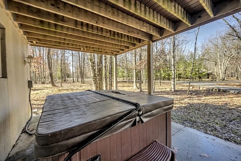 "Wine Down" Close to JFBB Skiing, Community Pool, Lake, Beach, Private Hot Tub, Grill, Pool Table in Albrightsville, Pennsylvania, United States — photo 2