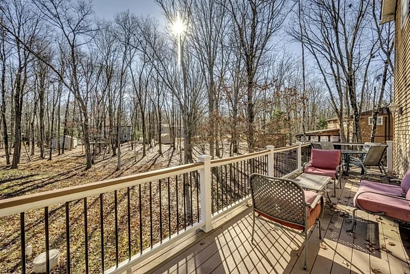"Wine Down" Close to JFBB Skiing, Community Pool, Lake, Beach, Private Hot Tub, Grill, Pool Table in Albrightsville, Pennsylvania, United States — photo 3