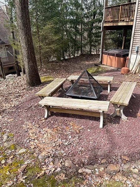 "Bobcat" View of Ski Mountain, Arcade Game, Pool Table, Poker Rm, Hot Tub, Fire Pit, Gas Fireplaces in Lake Harmony, Pennsylvania, United States — photo 2