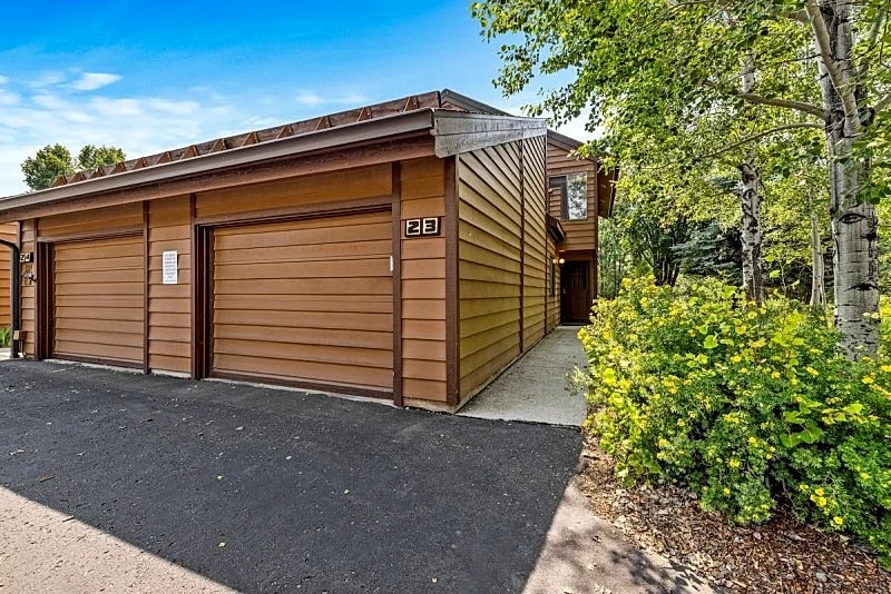New! Aspen 4 Seasons - Seasonal pool - Close to beaches, parks, golf, and downtown in McCall, Idaho, United States — photo 4
