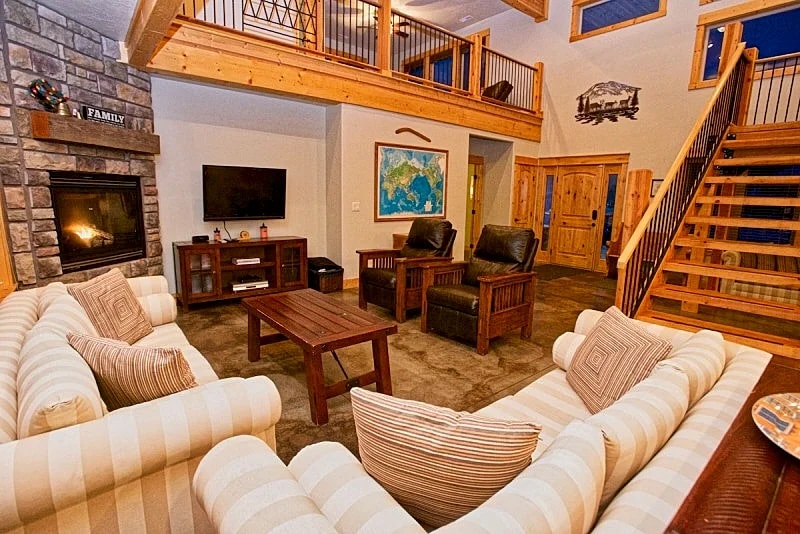 Elk Ridge: Hot Tub, Pet Friendly, Pool Table, and Gas Fireplace