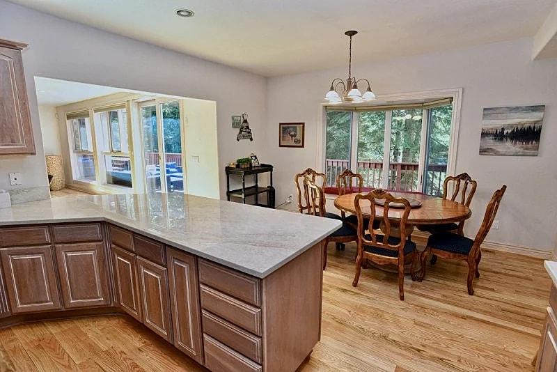 Spring Mountain Manor - Amazing 7bd family gathering place in quiet wooded neighborhood in McCall, Idaho, United States — photo 5