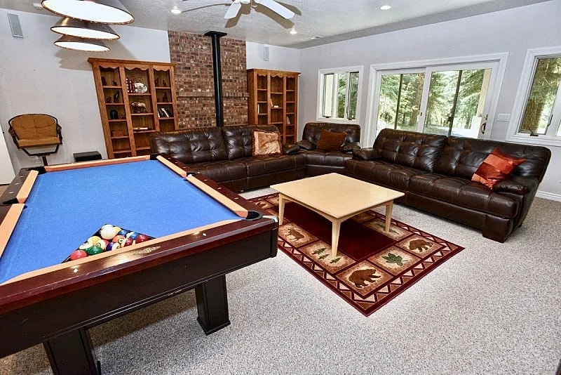 Spring Mountain Manor - Amazing 7bd family gathering place in quiet wooded neighborhood in McCall, Idaho, United States — photo 3