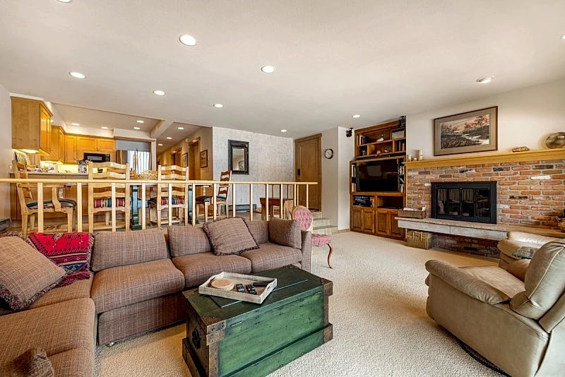 New* Tamarack Bay Classic - Lakefront condo - dock - pool - beach in McCall, Idaho, United States — photo 5
