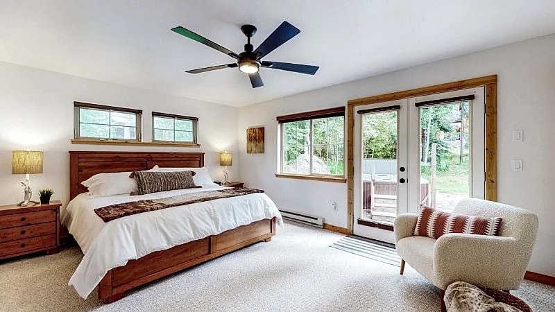 Huckleberry's Hideaway - Hot tub - WiFi - Fireplace - Parking - Clubhouse in McCall, Idaho, United States — photo 5