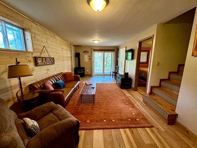 The Park Chalet - Rustic charm - Downtown - Lake - Restaurants - WiFi - Wood Stove in McCall, Idaho, United States — photo 5