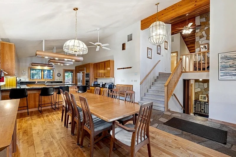 New! Birch Fairway House - On golf course - Hot tub - Garage - Family friendly in McCall, Idaho, United States — photo 4