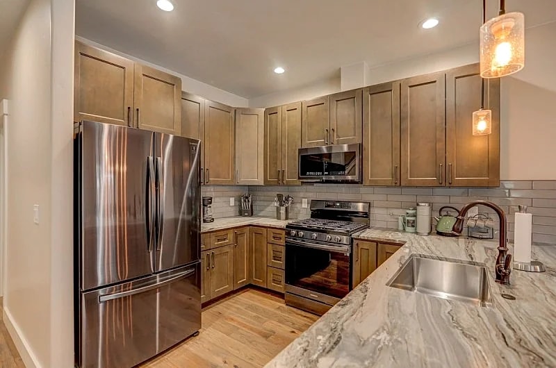New - Blue Bear Lodge - Prime location - Air Conditioning - WiFi - Fireplace in McCall, Idaho, United States — photo 4