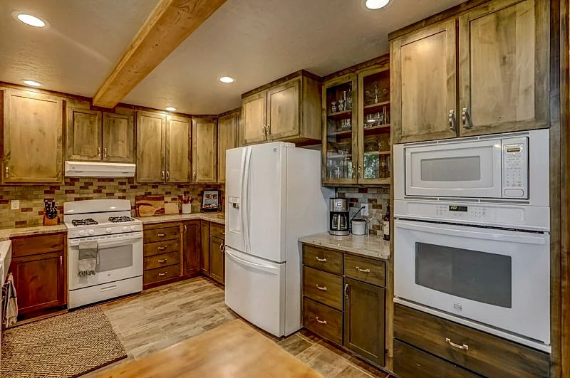 Hygge Mountain Retreat - Hot tub - Patio - Fire pit - Wifi - 2 Kitchens - Family Retreat in McCall, Idaho, United States — photo 2