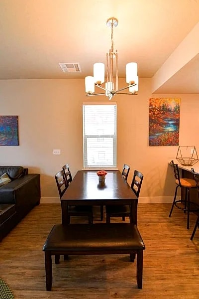 Maple Leaf Retreat - 3 bd, 3 ba Townhome - Pet-friendly - Sleeps 8 - Garage - Wifi in McCall, Idaho, United States — photo 3