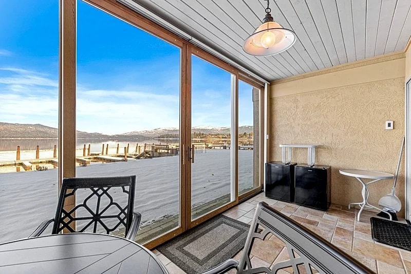 New! Beach Cruzen - Crystal Beach - Lakefront - Beach - Seasonal Pool in McCall, Idaho, United States — photo 5