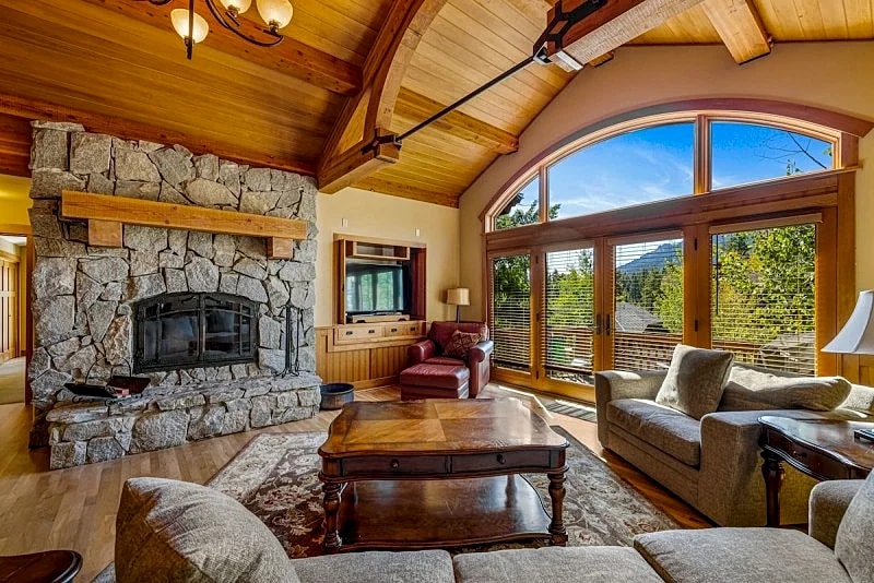 New! Steelhead Chalet 23 - Tamarack Resort - Deck - Garage - WiFi - Hot tub