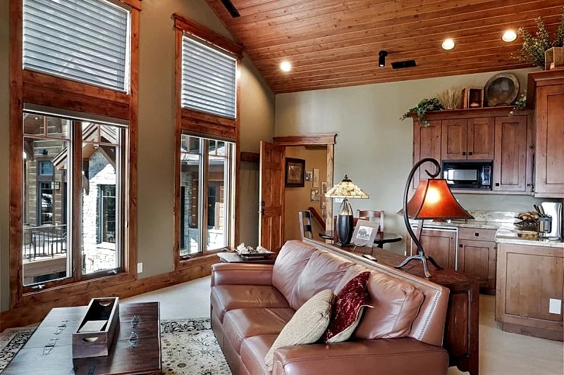 King's Estate - Custom Tamarack Resort - Ski in/out, hot tub, sauna, game rm, walk to village in Donnelly, Idaho, United States — photo 4