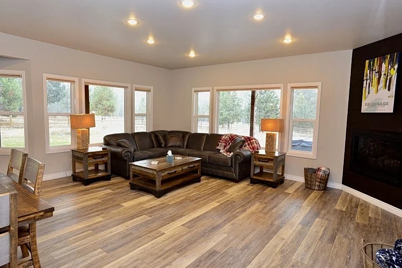 Renovare' - Pet friendly - Trailer parking - Hot tub - Fireplace in McCall, Idaho, United States — photo 2