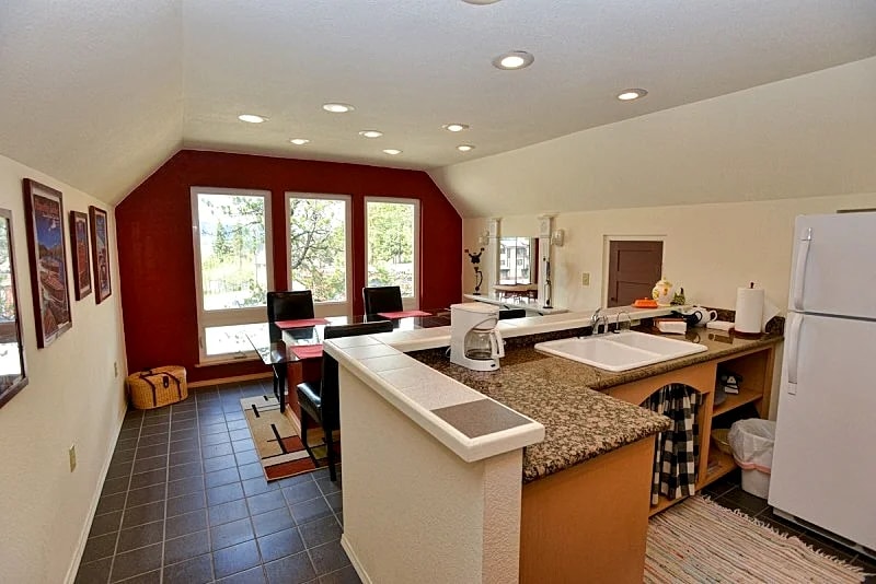 Room with a View - Walk to Downtown Restaurants - Payette Lake - Shopping and Beach