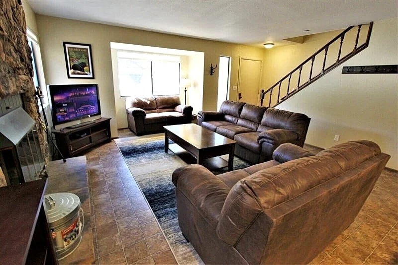 Summit Ski Shack - Steps to Snow Summit Resort - Big Bear Lake in Big Bear Lake, California, United States — photo 4