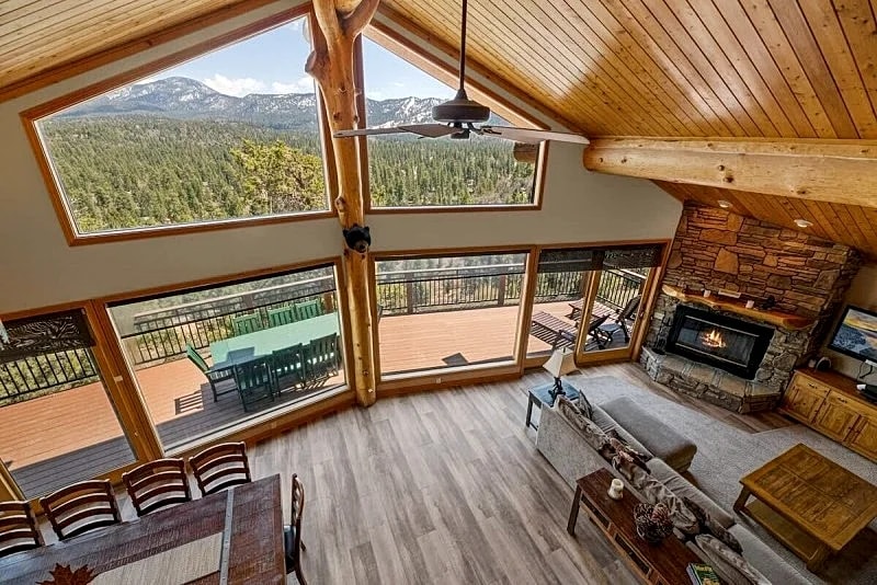 Cliffhanger - Spa, Foosball, Amazing Views - Big Bear Lake in Big Bear Lake, California, United States — photo 4