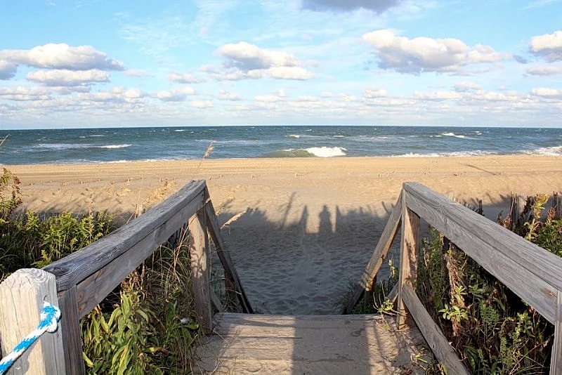 OBX, NC, Pristine Ocean Views, without oceanfront price! in Kitty Hawk, North Carolina, United States — photo 3